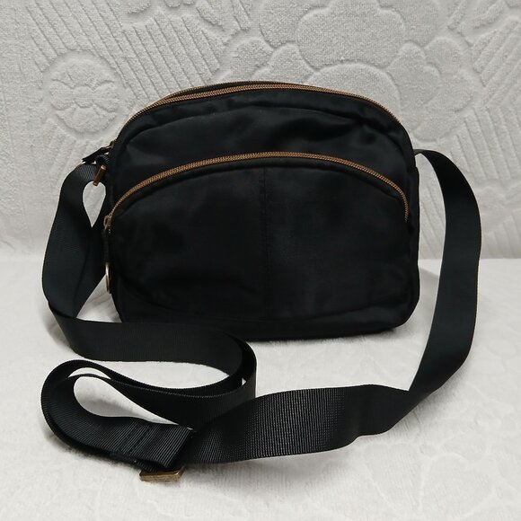 Travelon Handbags - Black Travelon Crossbody Bag -- EUC